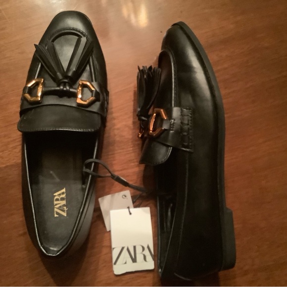 Zara women never worn black leather loafers new with tags on never worn - Picture 2 of 2